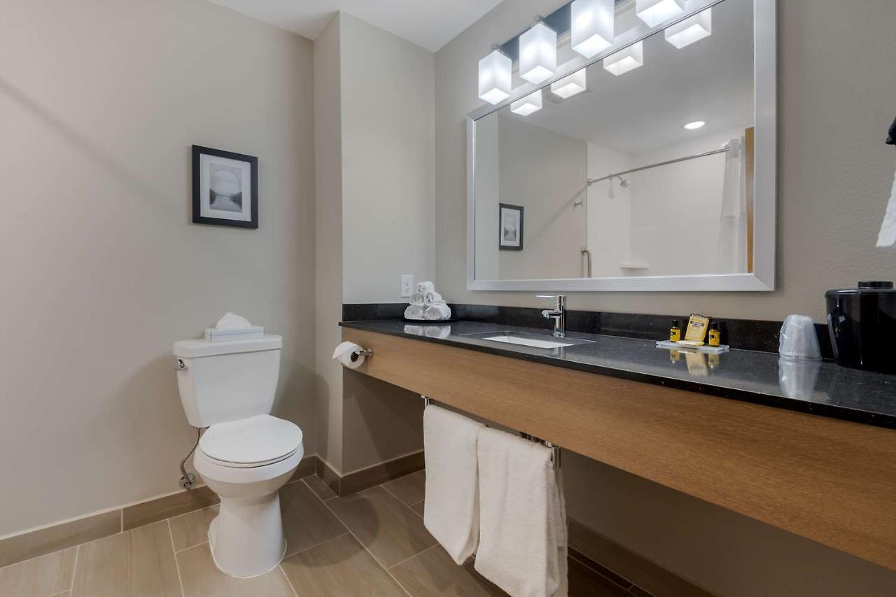 Best Western Plus Rumford Falls Bagian luar foto